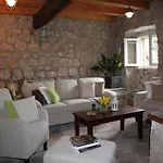 Stone House In Brotnice Near & Sea Casa de Férias *
