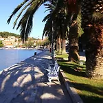 Casa de Férias Stone House In Brotnice Near & Sea *