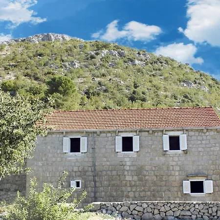 Stone House In Brotnice Near & Sea * 챠브타트