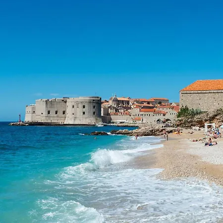 Stone House In Brotnice Near & Sea 챠브타트
