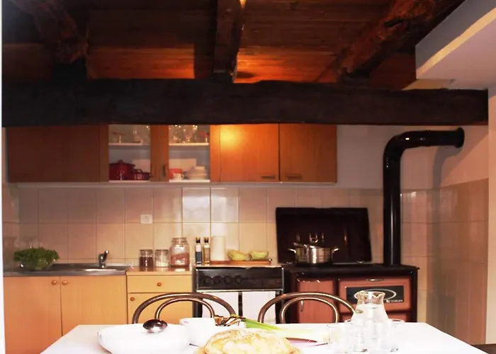 Semesterbostad Stone House In Brotnice Near & Sea