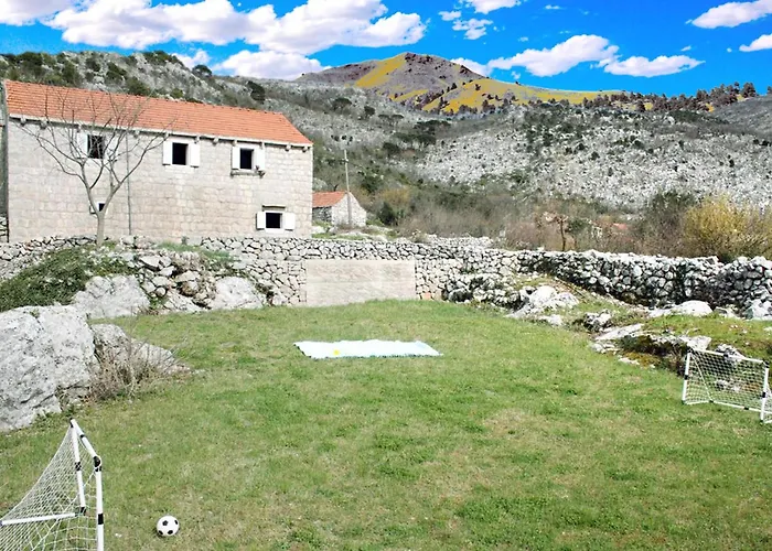 Stone House In Brotnice Near & Sea