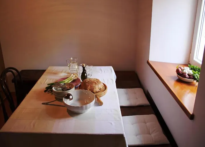 Semesterbostad Stone House In Brotnice Near & Sea