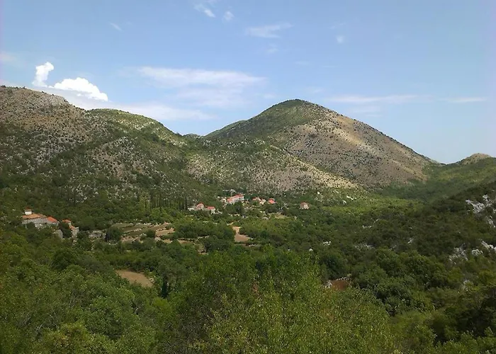 Semesterbostad Stone House In Brotnice Near & Sea *