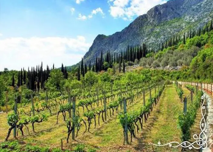 Semesterbostad Stone House In Brotnice Near & Sea